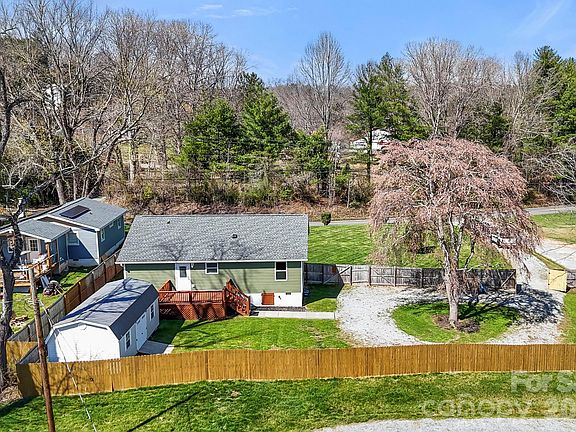 2nd image of 1844 Willow Rd