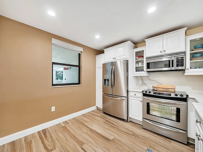 827 Oak Harbour Dr — Photo 13