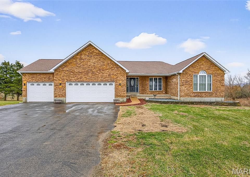 1st image of 6 Annie Ln