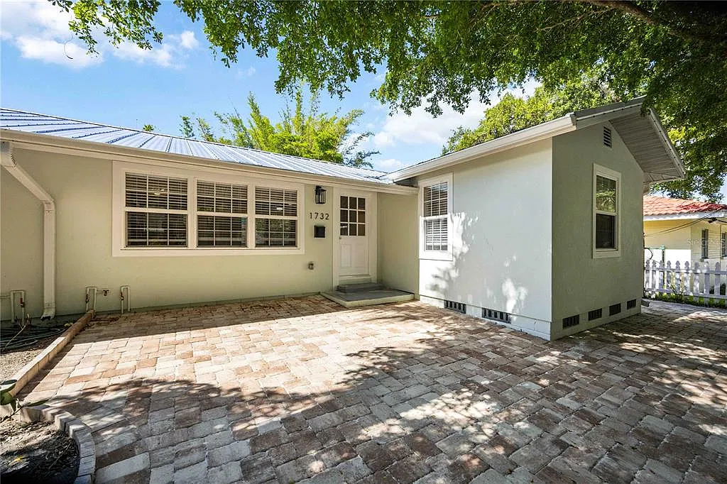 2 bed, 1.0 bath, 865 sqft, $2,400 — Photo 3