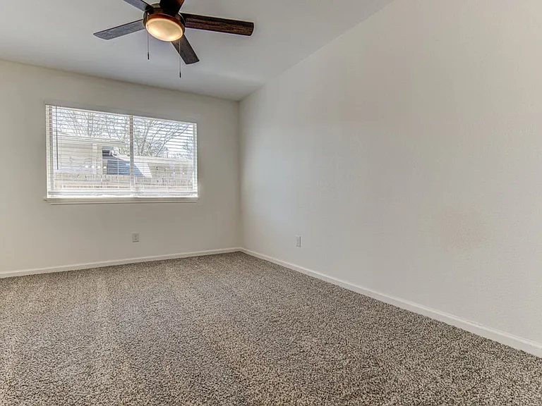 5706 Gloucester Ln — Photo 44