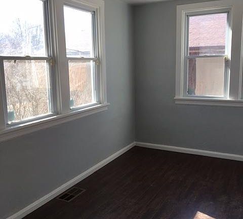 4th image of 8633 Ardelia Ave