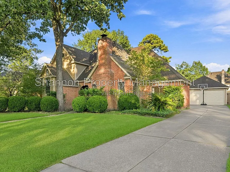 5626 Spring Lodge Dr — Photo 2