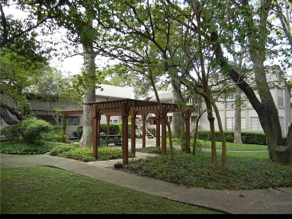 Outdoor sitting area