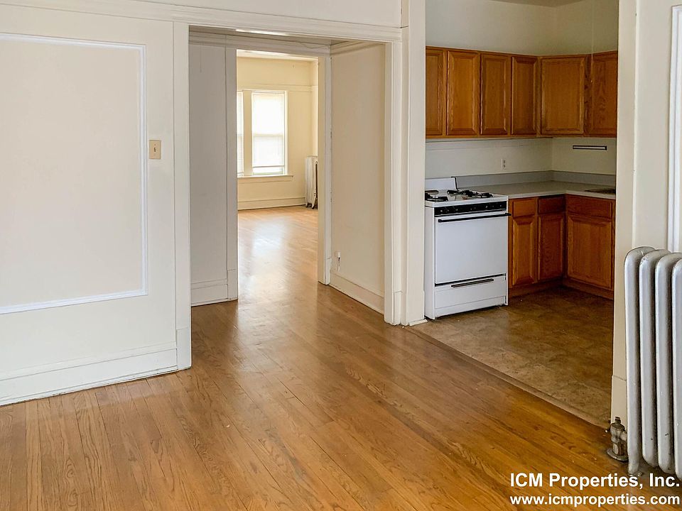 1st image of 650 W Arlington Pl APT 2