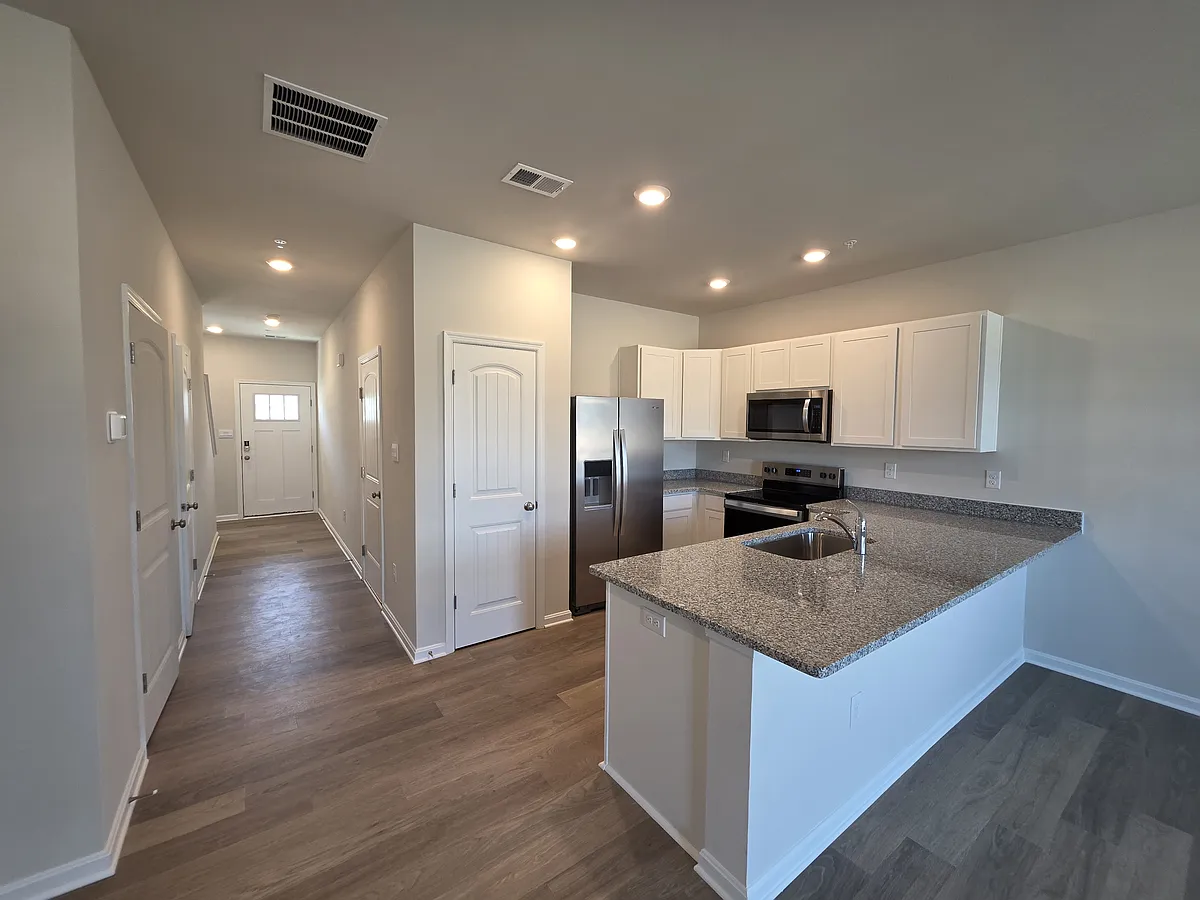 Kitchen - 1307 Sugarplum Ln