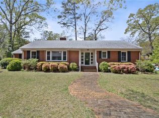 208 Woodcrest Rd, Fayetteville, NC 28305