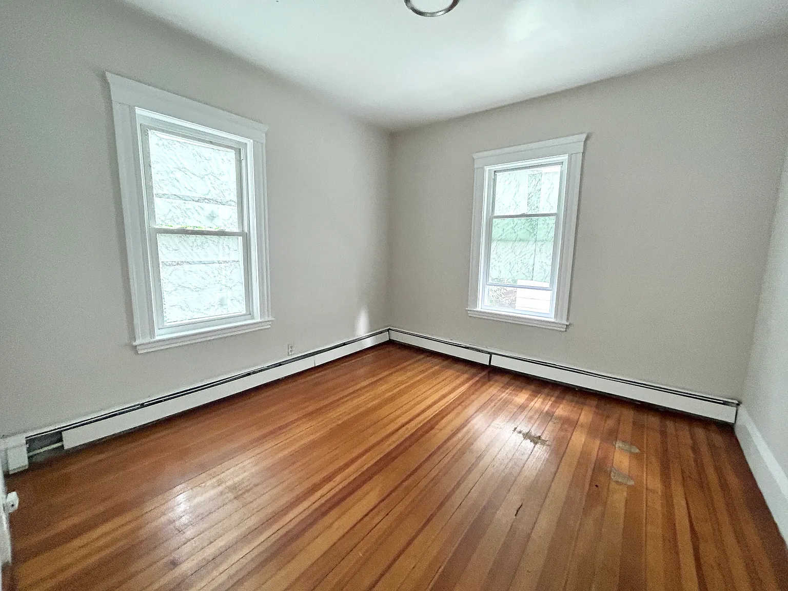 3 bed, 1.5 bath, 1200 sqft, $3,400 — Photo 4