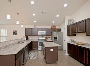 8410 Island Dr, Navarre, FL 32566