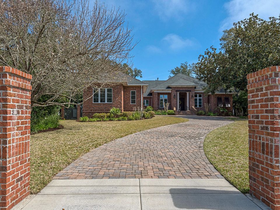 1st image of 17 Bay Dr SE