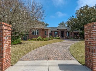17 Bay Dr SE, Fort Walton Beach, FL 32548