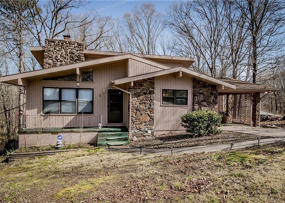 1st image of 2 Hampstead Ln