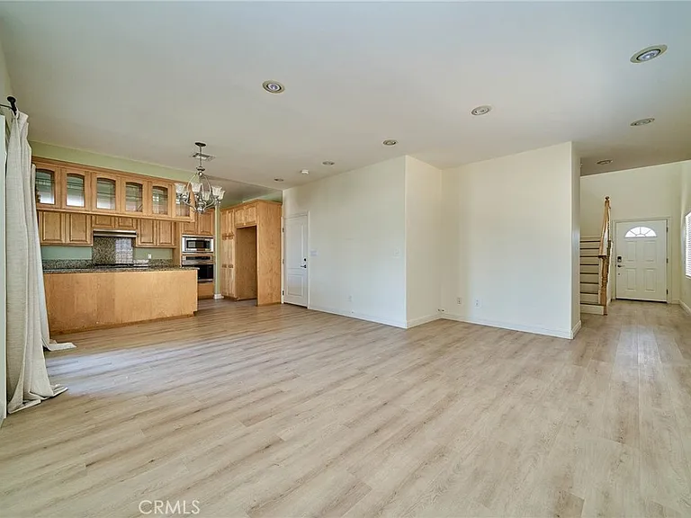 2108 Santa Fe Ave — Photo 7