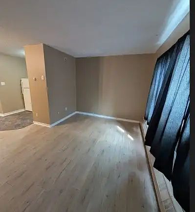 4th image of 3920 Robinson St #1A