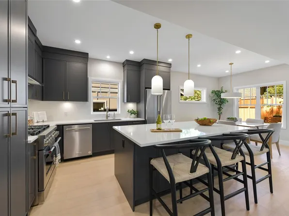 6983 Hagan Rd, Central Saanich, BC V8M 1B3