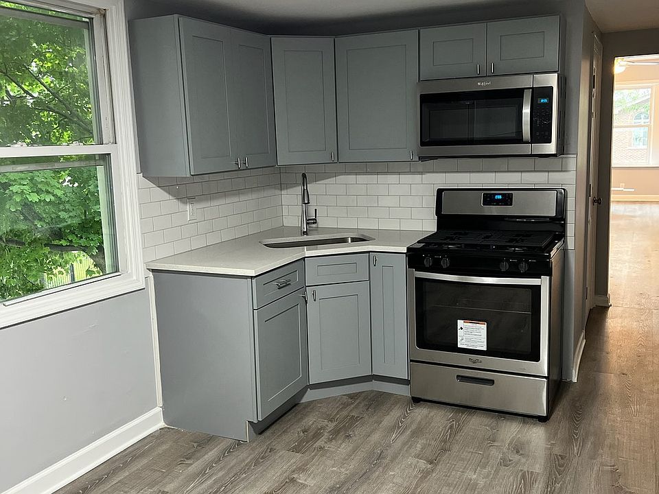 New kitchen cabinets, appliances