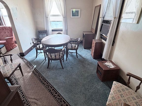 5th image of 442 Rose Street