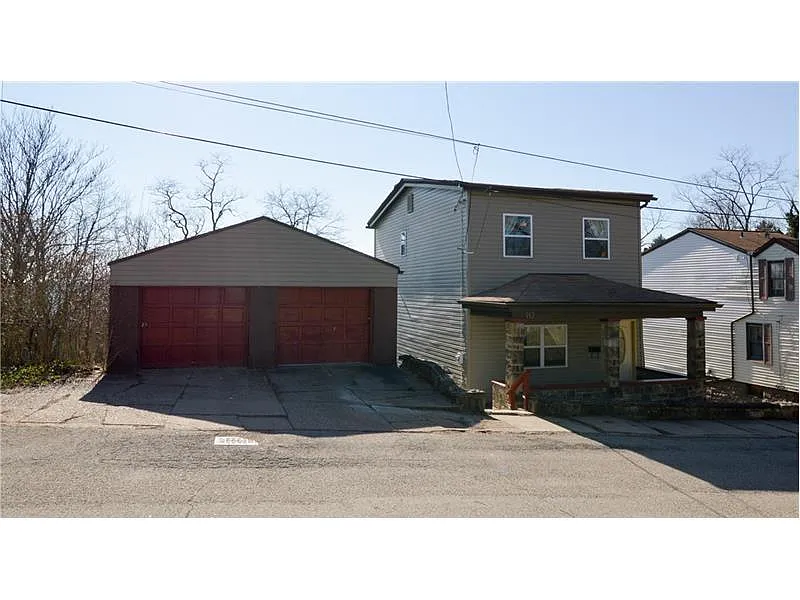 912 Reiss St photo 1