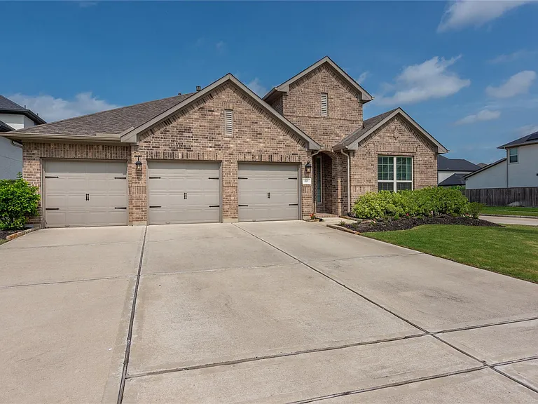 9211 Lowell Cliff Dr — Photo 2