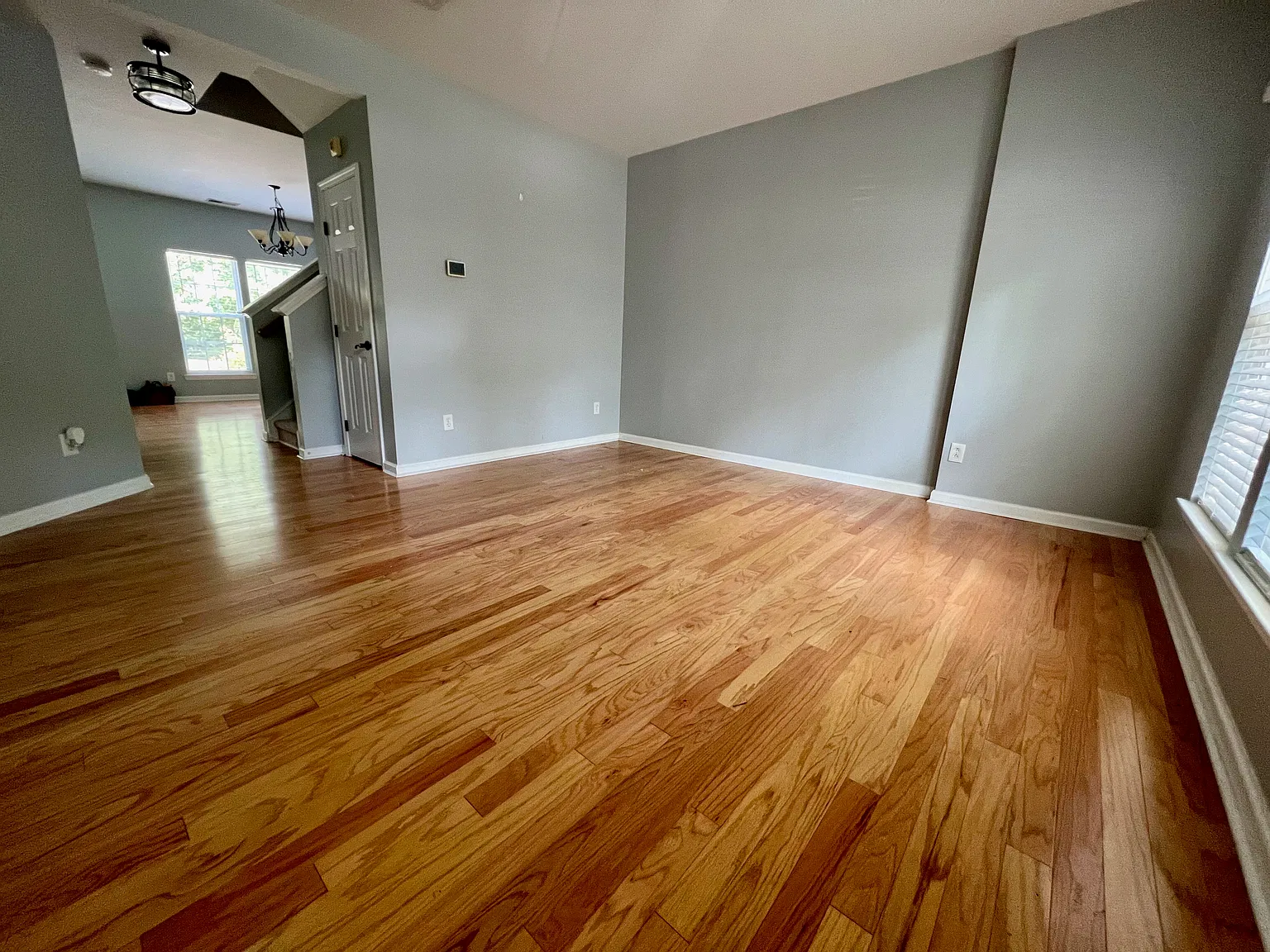 3 bed, 2.5 bath, 1940 sqft, $2,250 — Photo 3
