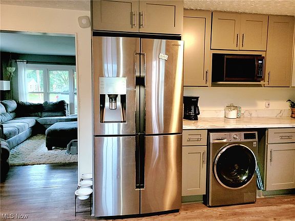 5th image of 1841 Hillsdale Dr