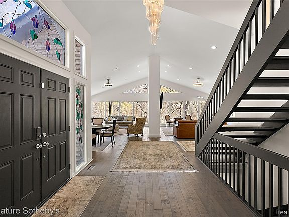 5th image of 4650 Lahser Rd