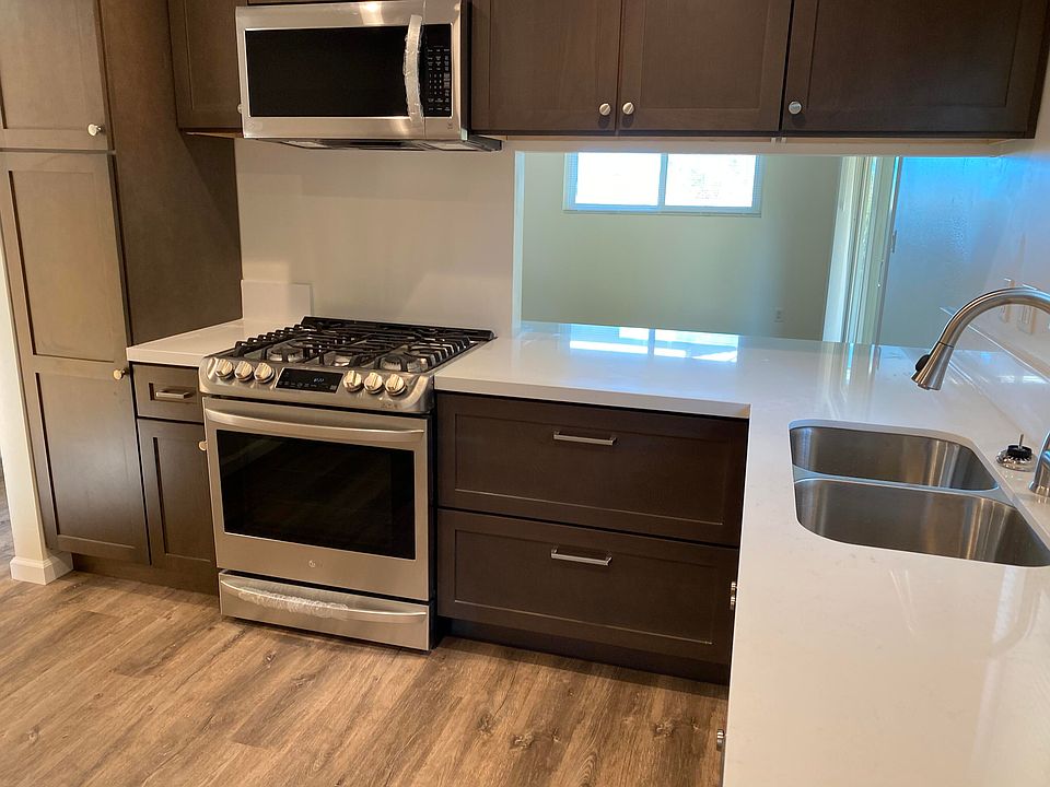 1st image of 315 Consuelo Dr Unit B