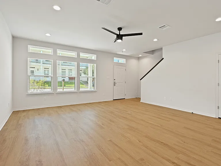 Cooner Residenace — Photo 37