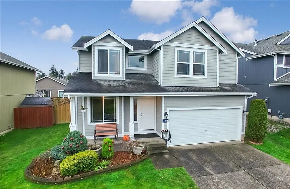 4 bed, 2.5 bath, 2152 sqft, $3,300 — Photo 1