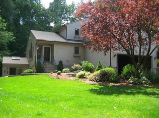 27 Round Hill Rd, Coventry, CT 06238