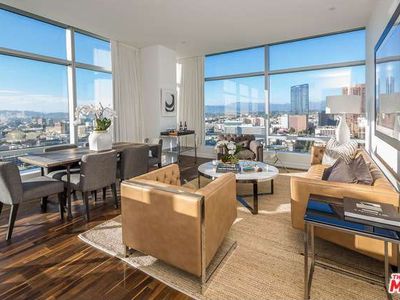 900 W Olympic Blvd Floor 28, Los Angeles, CA, 90015