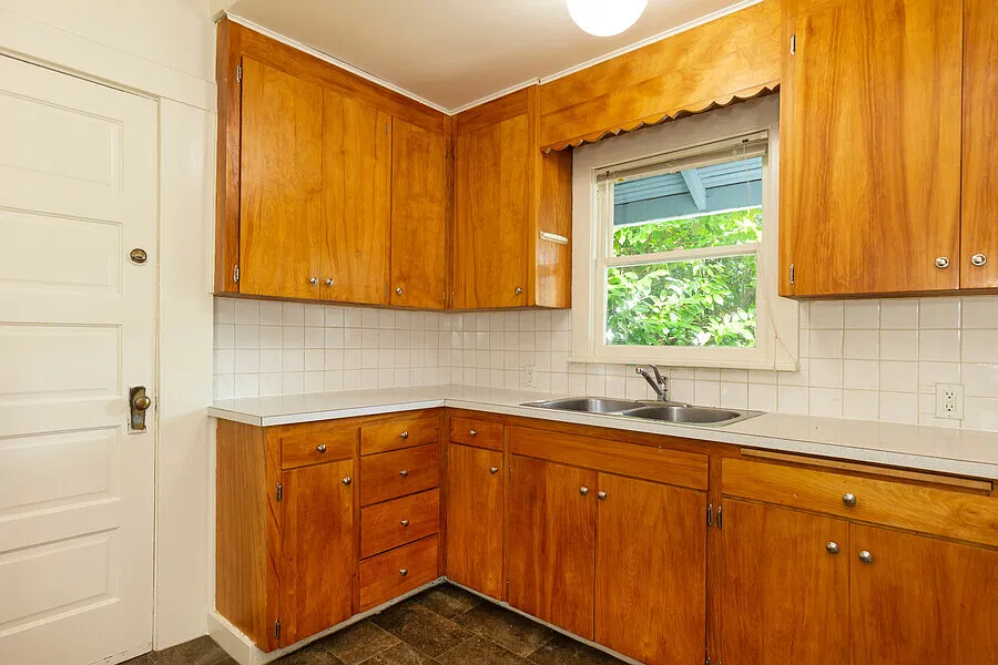 Spacious 6-Bedroom Apartment in Vibrant Fremont with Abundant Natural Light, Convenient Onsite La... — Photo 4
