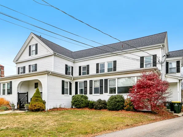 14 Pleasant St #A, Franklin, MA 02038