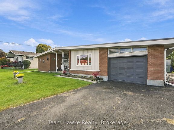 4th image of 385 Lafontaine Rd W