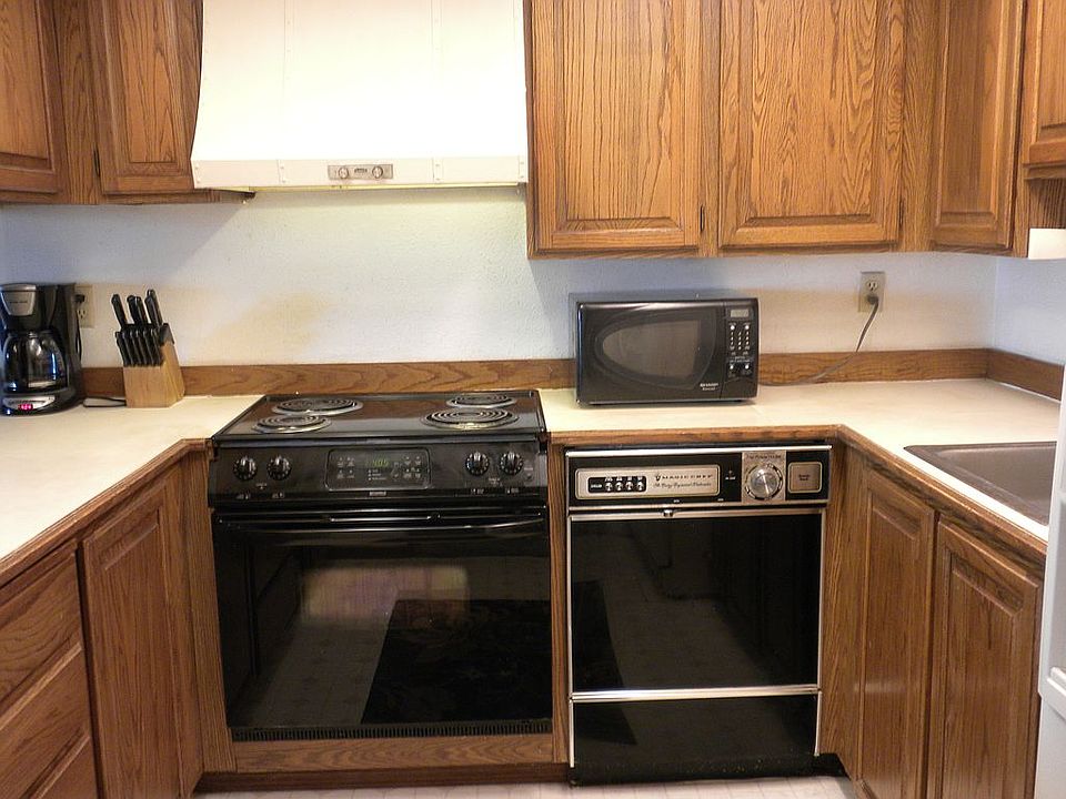 partial kitchen