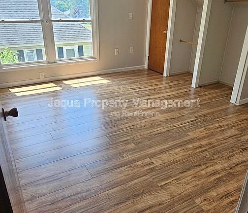 4th image of 308 N Staffon St #2