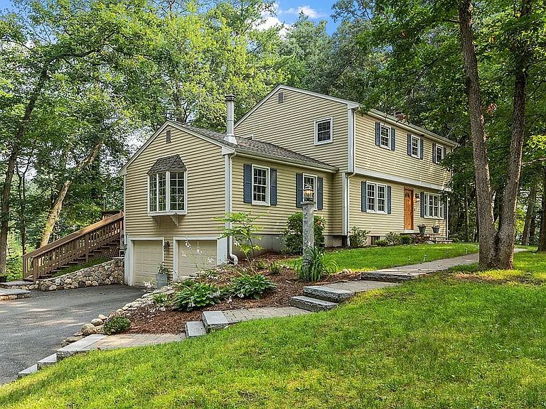 21 Eldridge Rd — Photo 1