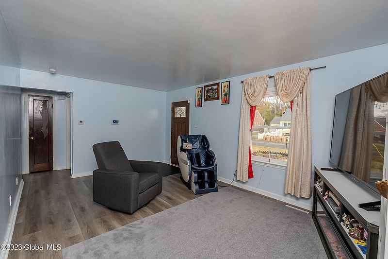 4th image of 1112 Austin Place