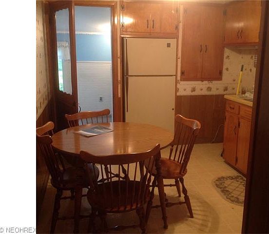 2nd image of 465 Maple St