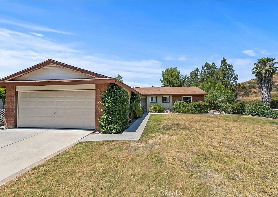 1st image of 18801 Sierra Estates Dr