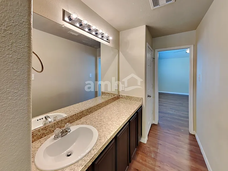 5923 Stockholm Ct — Photo 15