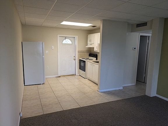 3rd image of 1403 Seaway Dr #E
