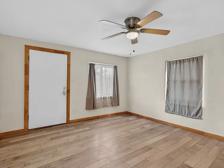 515 Marble Ave NE — Photo 6