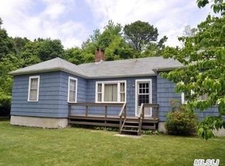 61 Old Country Rd, East Quogue, NY 11942