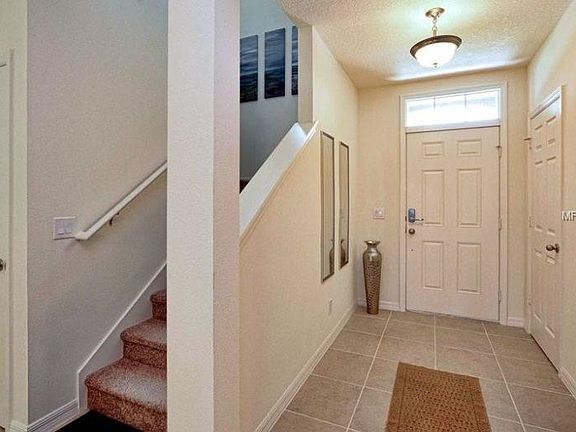 2nd image of 1351 Yorkshire Ct