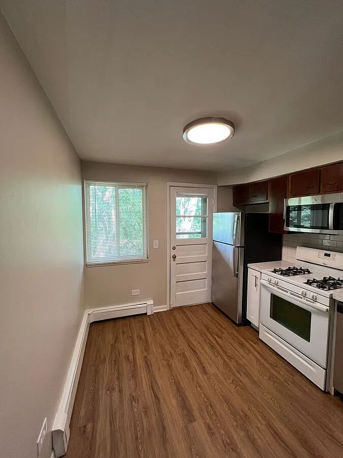 Building Photo - 320 N Harvard Ave #H