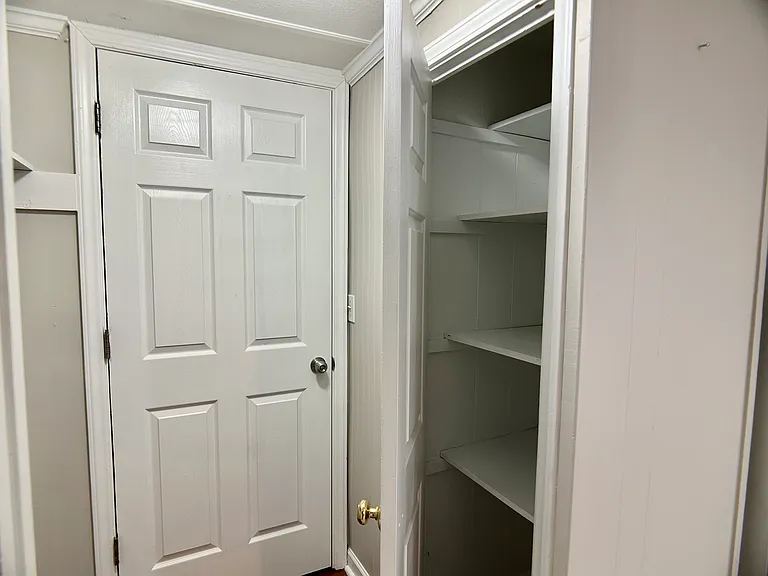 2145 Winston Rd — Photo 8