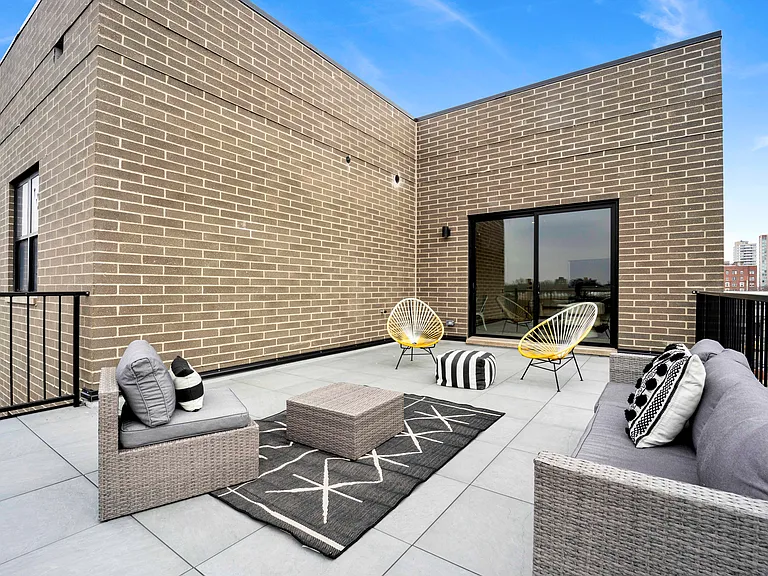 5630 N Broadway St #2W — Photo 14