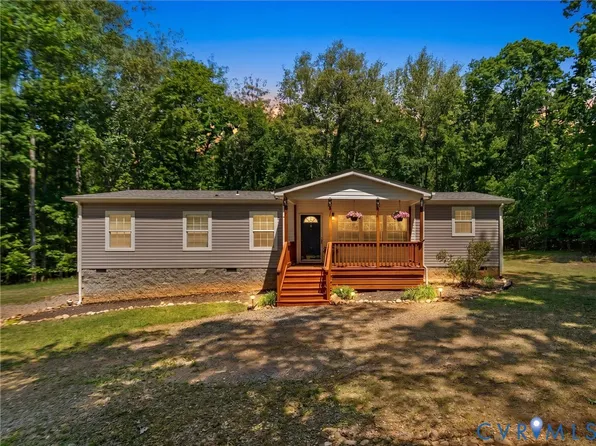 5344 Cedar Ln, Amelia Court House, VA 23002
