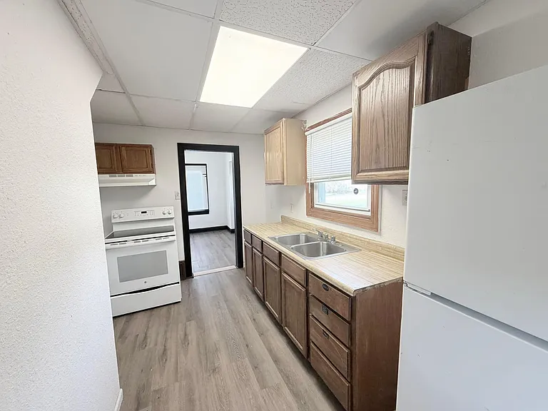1555 Ridgewood Ave — Photo 6